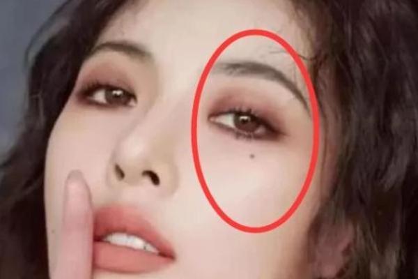 桃花劫中的痣相揭秘：命运线还是红线？